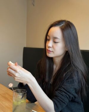 Park Hae-eun Instagram - ???