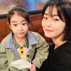 Park Han-sol Instagram - #선배그립스틱바르지마요 소이님이랑🤍