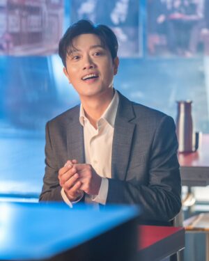 Park Hee-soon Instagram - #투다리 #김치우동 #닭꼬치 # 박희순 
투다리 광고 촬영 비하인드