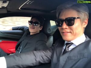 Park Ho-san Instagram - 믿기지도 않고 믿고 싶지도 않지만
부고장을 받고서야 그제서야…
나에겐 선균이 보단 동훈이였던 선균아 동훈아
내 동생아 
니가 무얼 했던 난 정말 널 믿어
얼마나 괴로웠을까
얼마나 힘들었으면…
식장에 가봐야 하는데, 좀 무섭다 …
어쨌던 가볼거야 오늘
이따가 말 못하더라도 이 말 가지고 가
난, 널 아는 우리 모두는, 정말로 정말로 널 믿어

이왕에 누웠으니
편하게, 이제 두다리 쭉 뻗고, 상심 모두 지우고 날리고
편하게 자렴, 편하게 쉬렴
따뜻했던 동생아 ♥️