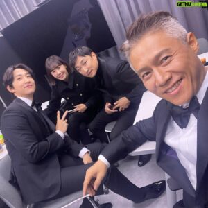 Park Ho-san Instagram - 오늘은 #sbs연기대상 출동했습니다
게다가 편집부가 거진 다 왔다구~~♥️
든든한 동지들, 수상 여부와 관계없이 오늘은 이미 너무 기쁩니다 🥰
#오늘의웹툰 #강래연 #양현민 #안태환 
그리고 #박호산 ㅎㅎㅎ