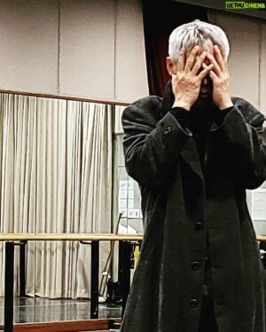 Park Ho-san Instagram - #예술의전당 전관개관30주년 #토월극장 
#셰익스피어 #오셀로 
#Shakespeare #Othello 

연습실 사진 몇 개 투척합니다 ㅋ
#많관부 🥰