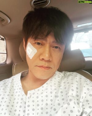 Park Ho-san Instagram - 오늘 촬영은…
누워서 ㅋㅋㅋㅋㅋㅋㅋㅋㅋㅋㅋ

#실제아님 놀라지 마셔유 들 ^^