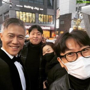 Park Ho-san Instagram - #mbc연기대상 참석하러 갑니다
고마운 울 스텝들, 사람을 이렇게 바꿔놓다니 🥰 다녀올께요~~ 
시청하실 분들은 8시 반 mbc ^^
#rolling_j #롤링제이 #송희경 의상실장님
#윤대호 매니져 ㅋ