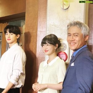 Park Ho-san Instagram - 즐겁게 일하는 #마에스트라 촬영장 🥰
#김민규 #임세주 #박호산