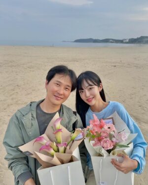 Park Hyun Woo Instagram - 물음표 투성이였지만 지나보니 모든 순간 사랑이었던 이름에게🩵🌿