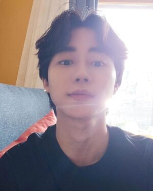 Park Ji-bin Instagram - 🌞💙💜