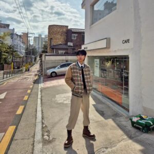 Park Ji-bin Instagram - 초대해주셔서 감사합니다 🙏

#서울패션위크 #곽현주컬렉션