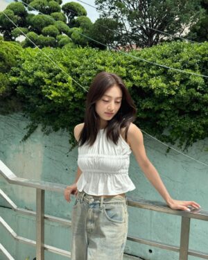 Park Ji-hyo Instagram - 🌼