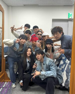 Park Jin-joo Instagram - 재코 지니 🪩