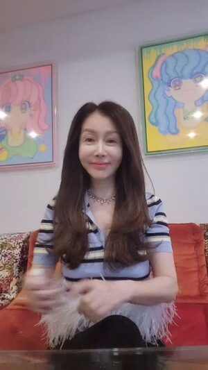 Park Joon-geum Instagram - 12월18일.  월욜 현대홈쇼핑 저녁11시50분
리나시타립스틱