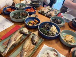 Park Joon-geum Instagram - 춘천에서점심~~고산가