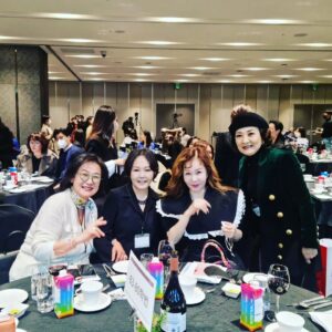 Park Joon-geum Instagram - 우리학번~~친구들 ~고맙고 사랑합니다~희정이. 병주. 혜빈이