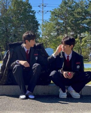 Park Jung-woo Instagram - #20세기소녀 #넷플릭스 #netflix 
따뜻했던 20세기 소녀
즐거웠어 너무너무 고마워요 😋
#20thcenturygirl #김유정 #변우석 #노윤서 #박정우