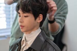 Park Jung-woo Instagram - .
Varo & Elle 
박정우 보러오세요😏

https://m.post.naver.com/viewer/postView.naver?volumeNo=34705680&memberNo=51243517

#Elle #Varoent #20세기소녀 #netflix #박정우