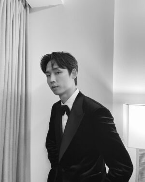 Park Jung-woo Instagram - 부산 국제 영화제를 다녀오다
저의 인생 첫 영화가 부국제에 초청받아 큰 영광이였습니다. 
저와 함께 해주신 모든 분들께 감사드립니다!
부산에서의 행복하고 감동적인 순간들을 꼭 기억하고 있을게요
축하해주신 모든 분들께 감사드립니다.
앞으로도 잘 부탁드립니다!
우리 20세기 팀 여러분 너무 고맙구 사랑해요
우리 바로 식구들 항상 감사하구 사랑합니다 
넷플릭스 사랑합니다 
Fire st love. void_h love. 
그리고 아버지 어머니 동생들 사랑해요❤️
#biff #20세기소녀 #김유정 #변우석 #박정우 #노윤서 #varoent #netflix