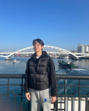 Park Jung-woo Instagram - 영도에 가다 🕶️