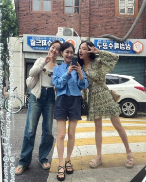 Park Min-ji Instagram - I love summer 🥲💕