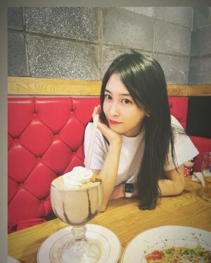 Park Min-ji Instagram - I love summer 🥲💕