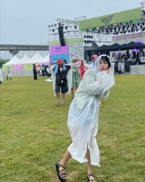 Park Min-ji Instagram - 사랑하는 나의 빵꾸똥꾸들이 늘 행복하구
낄낄거릴 수 있기를 💖 히히힣

@asianpopfestival_kr