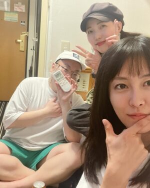 Park Min-ji Instagram - 2024 2분기 정리 2.

오사카 떠돌이(근데 이제 교토를 곁들인) 5일

🙋🏻‍♀️   🙋🏻‍♀️🙋🏻‍♂️🙋🏻‍♀️
담에 또 만나 낄낄거리자 빵꾸똥꾸들앙 ❤️ 
ㅋㅋㅋㅋ