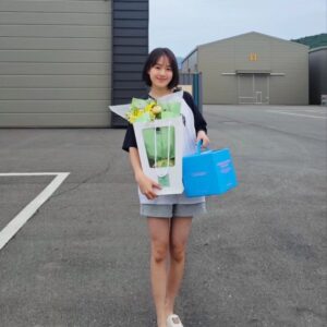 Park Seo-Kyung Instagram - #막촬
그동안 너무 좋으신 분들과 
행복하게 촬영할 수 있어서 감사했습니다.🧡🌸
다들 끝까지 화이팅하세요~!!
.
.
#끝날때마다느끼는#복잡미묘한감정들#시원섭섭
#우리드라마#대박기원🙏
