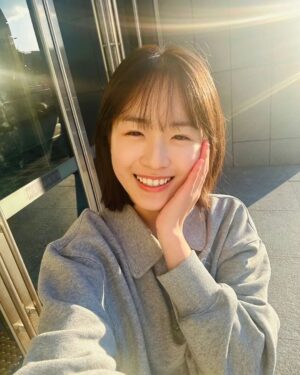 Park Seo-Kyung Instagram - 친구와 영화관람 🎬 🤍