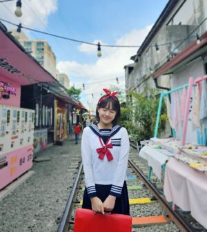 Park Seo-Kyung Instagram - #기찻길옆오막살이
#추억의교복❤️