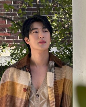 Park Seo-ham Instagram - @spotlight.magazine_