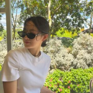 Park Seung-yeon Instagram - summer in Jan.  ʕ”̮ॽु⋆⁺₊