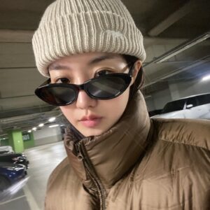Park Seung-yeon Instagram - 겨울강아지 !