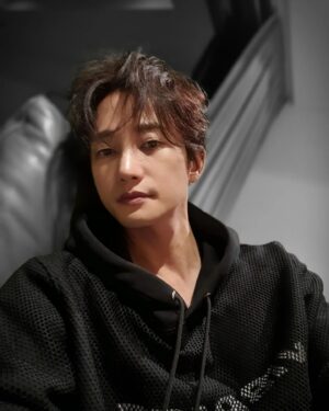 Park Si-hoo Instagram - Have a good day💓