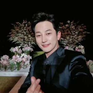 Park Si-hoo Instagram - Have a great day😊
#꽃보다남자 😄
