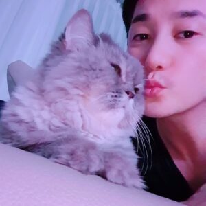Park Si-hoo Instagram - Good morning😘😘😘