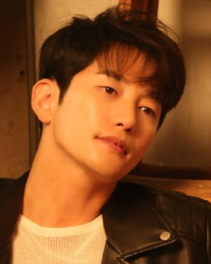 Park Si-hoo Instagram - 즐거운 하루 보내세요❣
