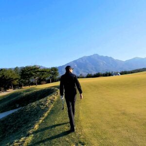 Park Si-hoo Instagram - Great winter golf 
좋은밤 보내세요😊
#golf#fashion