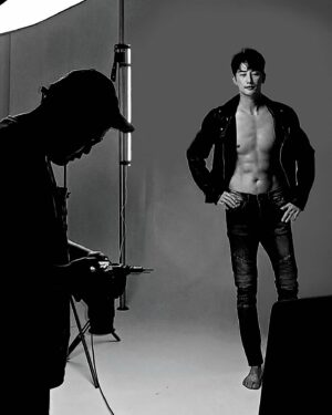 Park Si-hoo Instagram - 오늘 하루도 즐겁게❣
#ENISHI #화보 기대해 주세요^^