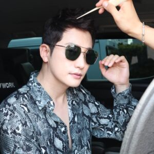 Park Si-hoo Instagram - #오키나와 에서......😘😘😘