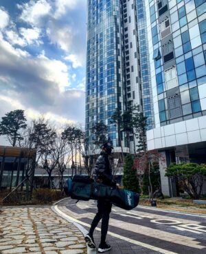 Park Si-hoo Instagram - Playing golf today😉