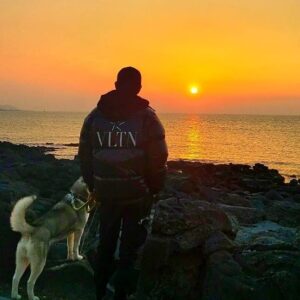 Park Si-hoo Instagram - Good night 🤗