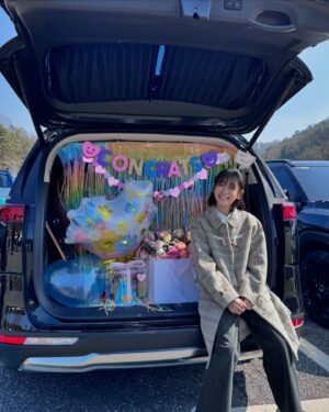 Park So-yi Instagram - 투명인간 아니에요
나도 색깔이 생겼어요
그러니까 내 걱정은 마요
사랑해요 아빠 💙

#히어로는아닙니다만  사랑해주셔서 감사합니다😀
#theatypicalfamily