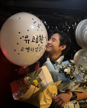 Park Sung-hoon Instagram - 끄으으으으으으읕!!!!! #유괴의날