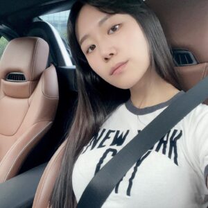 Park Ye-ni Instagram - :
여름