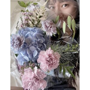 Park Ye-ni Instagram - :
It’s September but my birthday continues 🕶️