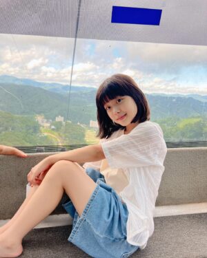 Park Ye-rin Instagram - 마법처럼 비가 그치네…☀️
#날씨요정