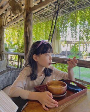 Park Ye-rin Instagram - 💜💚💛