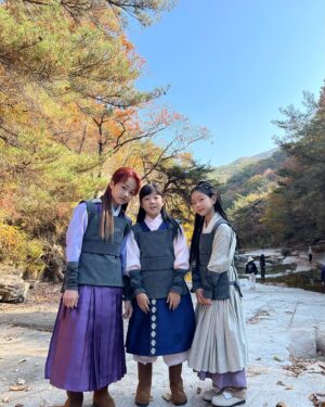 Park Ye-rin Instagram - 산신즈🫶🏻
#구미호뎐1938 #이연무영홍주
#즐거운촬영기록 #감사합니다