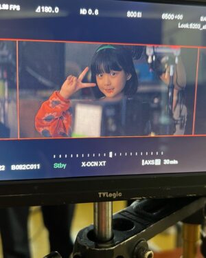 Park Ye-rin Instagram - #왓챠 #사막의왕 #많관부 @watcha_kr