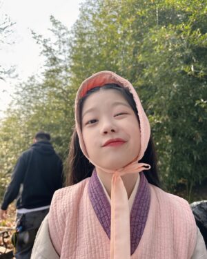 Park Ye-rin Instagram - 산신즈🫶🏻
#구미호뎐1938 #이연무영홍주
#즐거운촬영기록 #감사합니다
