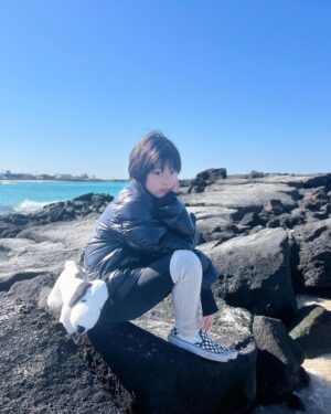 Park Ye-rin Instagram - 💙🖤💙🖤
#jeju
